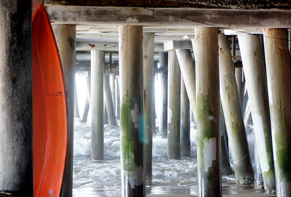 DSC00437_below the pier w canoe_600@72